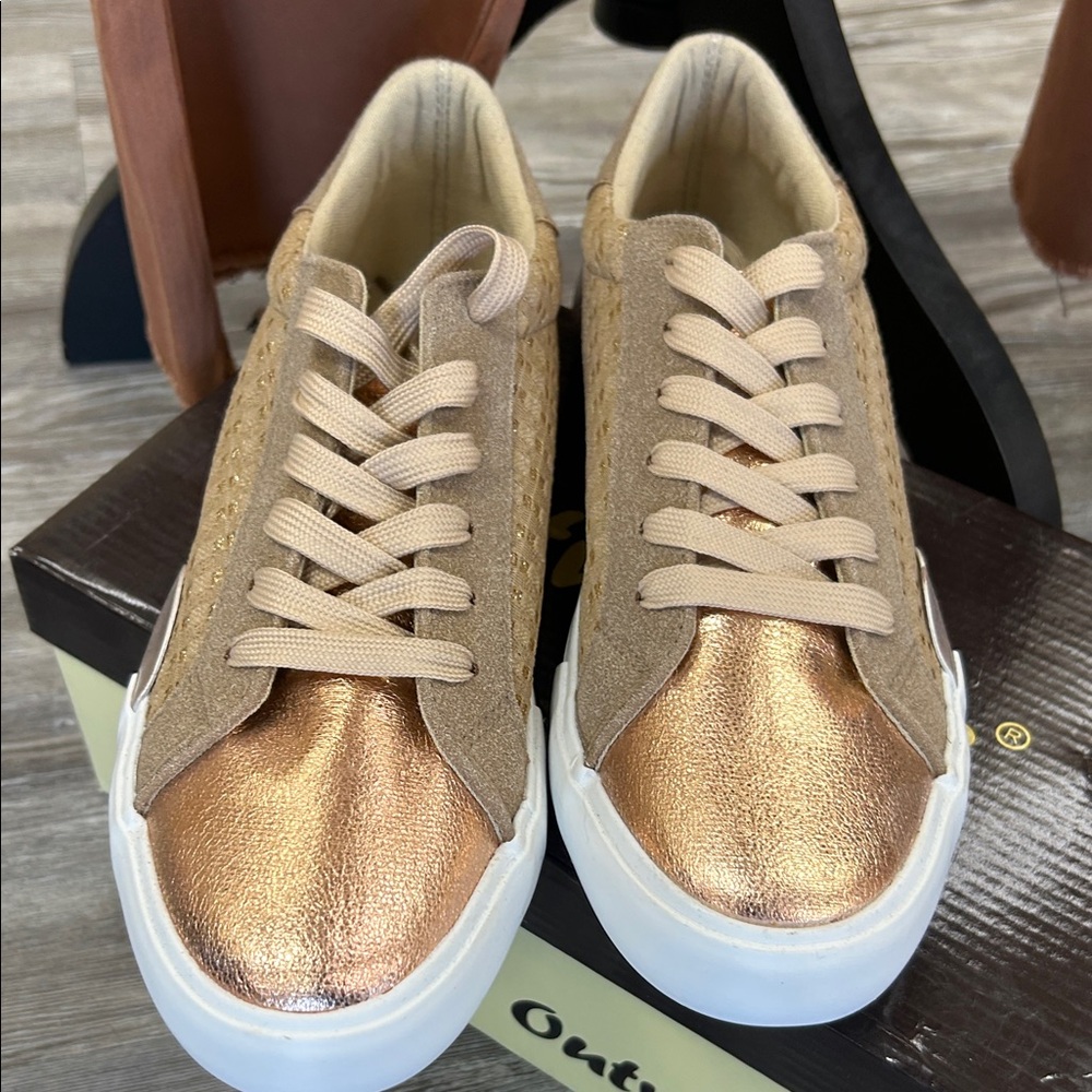 Gold Women's Sneakers Outwoods